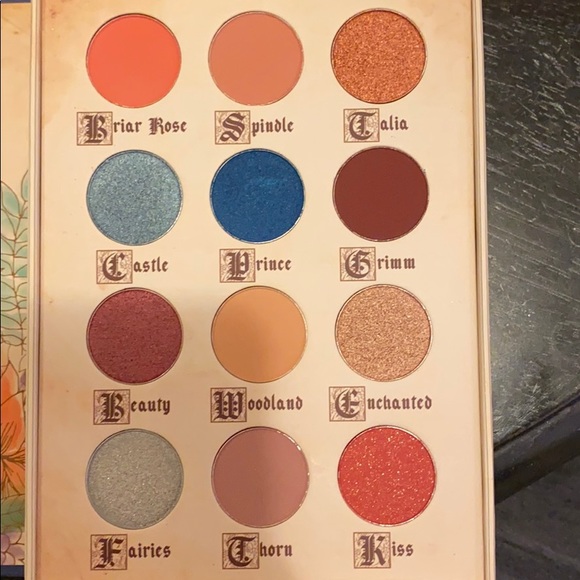 Storybook cosmetics pallet - Picture 5 of 5